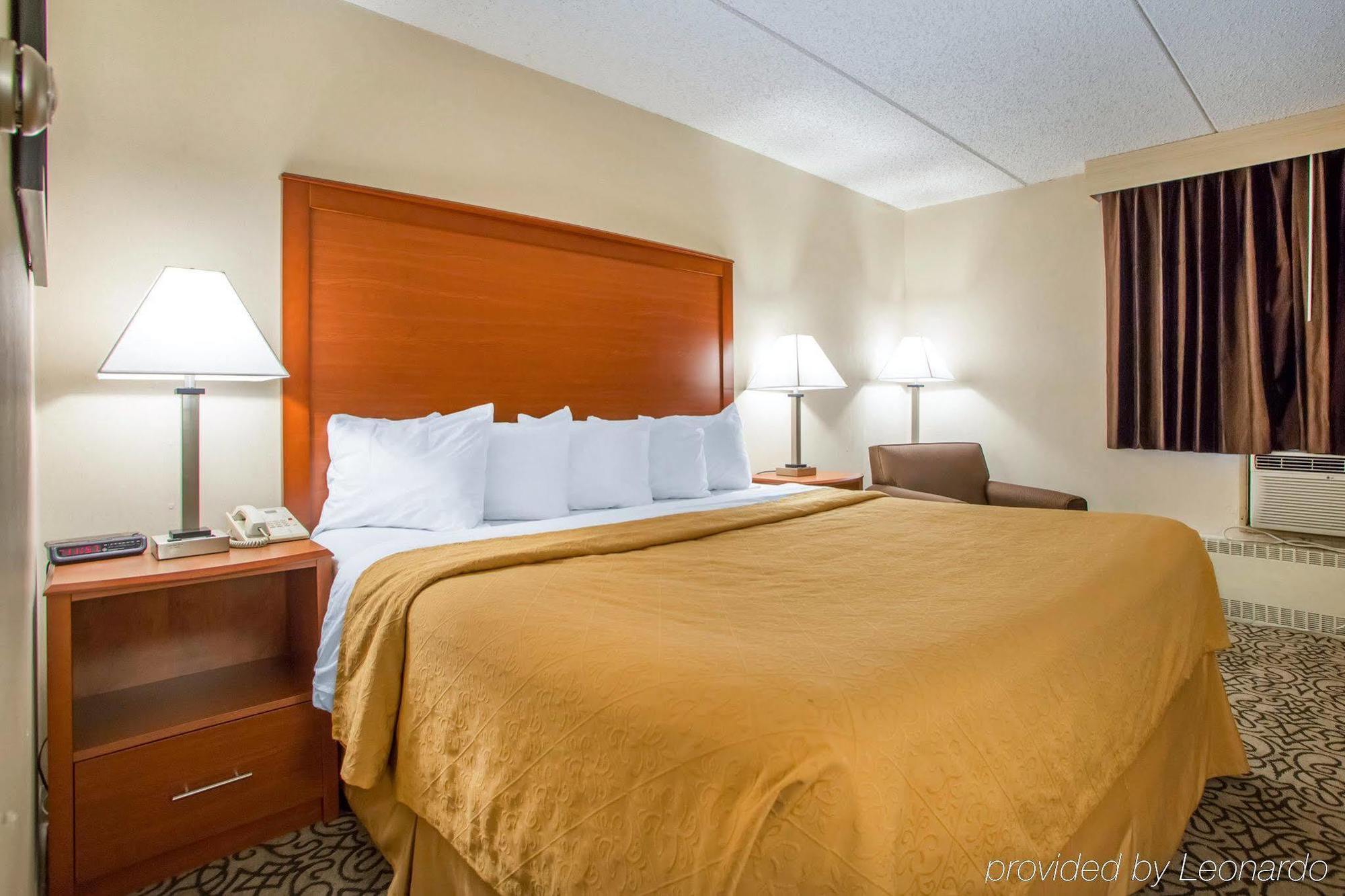 Quality Inn Stadium Area Грин Бэй Экстерьер фото